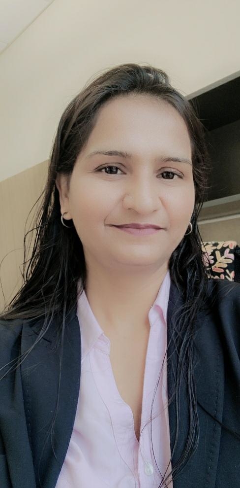 Shabana Urooj Headshot