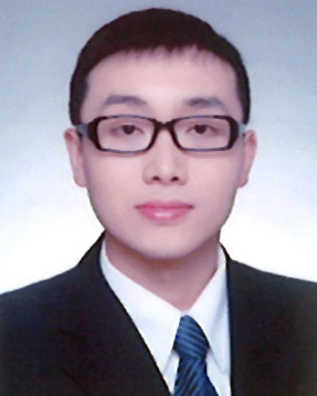 Shuai Zhang Headshot